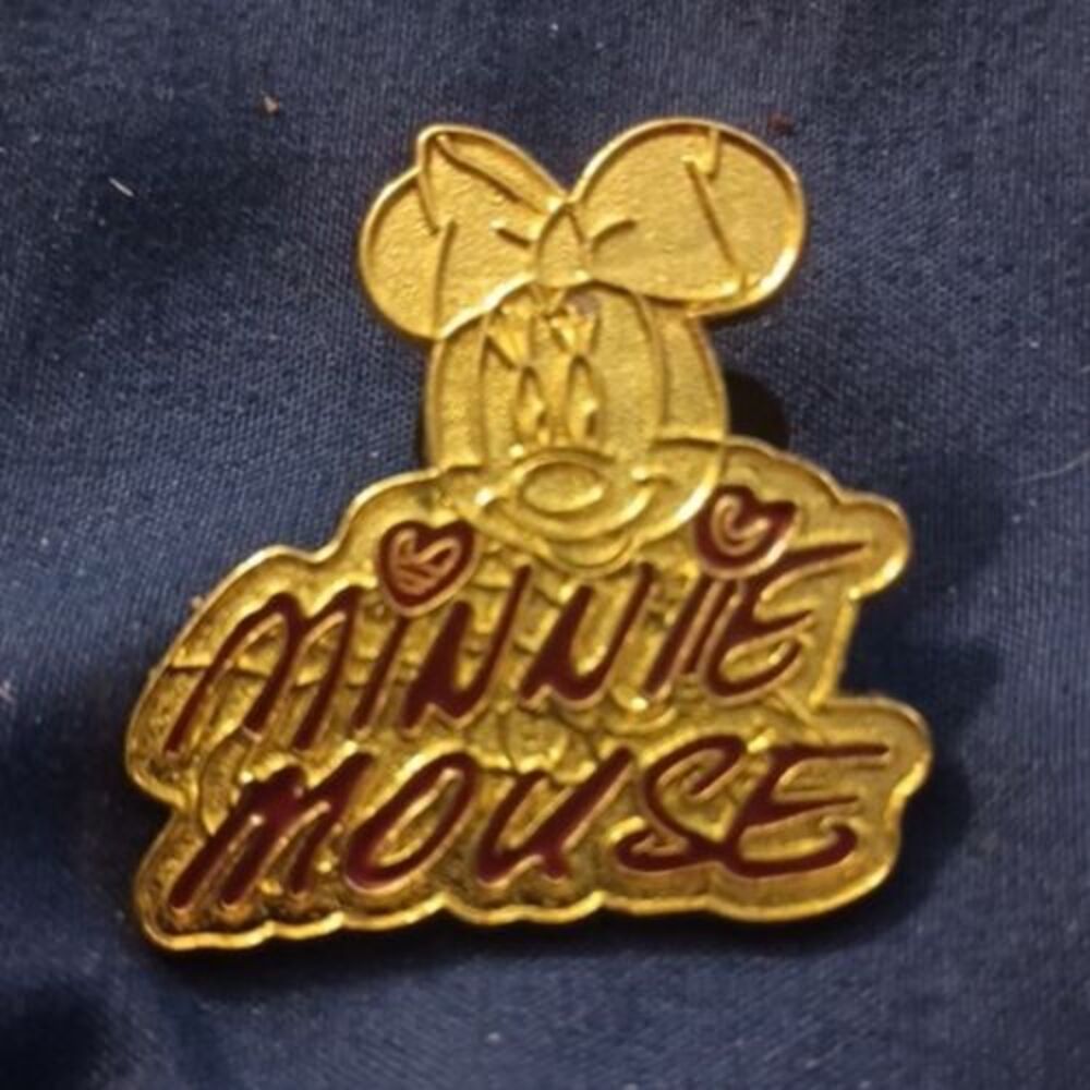 Disney Parks 2004 Minnie Mouse Cast Lanyard Signature Series Trading Pin